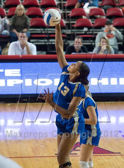 Thumbnail 1 in North Surry vs. South Granville (NCHSAA 2A Final) photogallery.