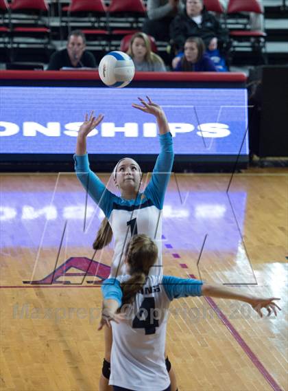 Thumbnail 1 in North Surry vs. South Granville (NCHSAA 2A Final) photogallery.