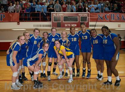 Thumbnail 3 in North Surry vs. South Granville (NCHSAA 2A Final) photogallery.
