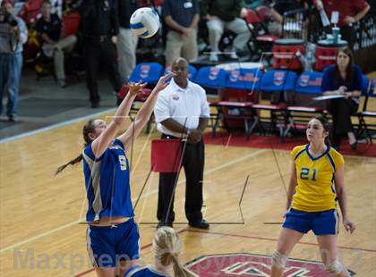 Thumbnail 2 in North Surry vs. South Granville (NCHSAA 2A Final) photogallery.