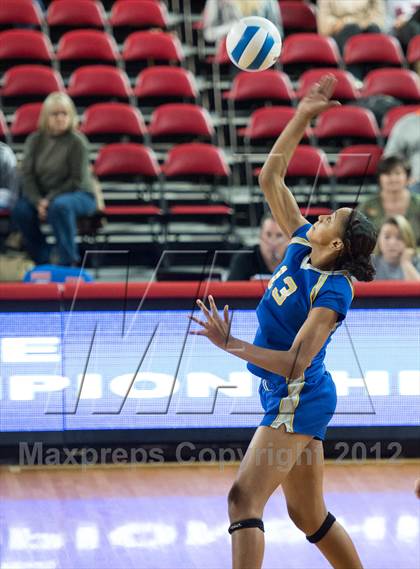Thumbnail 2 in North Surry vs. South Granville (NCHSAA 2A Final) photogallery.