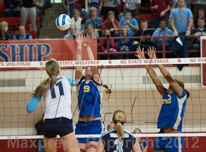 Thumbnail 3 in North Surry vs. South Granville (NCHSAA 2A Final) photogallery.
