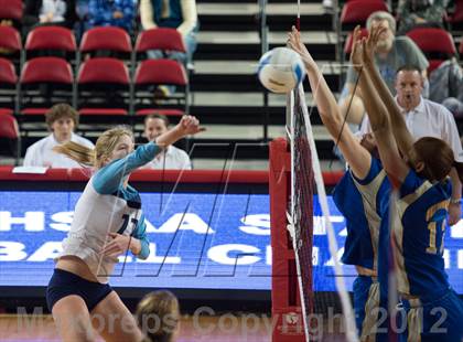 Thumbnail 3 in North Surry vs. South Granville (NCHSAA 2A Final) photogallery.