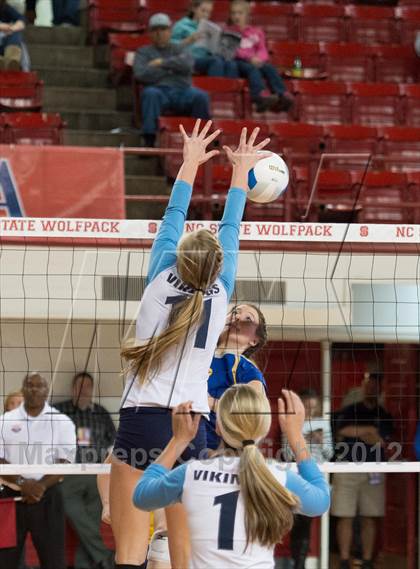 Thumbnail 2 in North Surry vs. South Granville (NCHSAA 2A Final) photogallery.