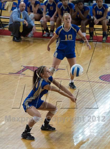 Thumbnail 3 in North Surry vs. South Granville (NCHSAA 2A Final) photogallery.