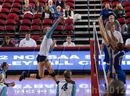 Thumbnail 3 in North Surry vs. South Granville (NCHSAA 2A Final) photogallery.