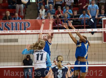 Thumbnail 1 in North Surry vs. South Granville (NCHSAA 2A Final) photogallery.