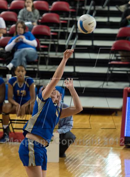 Thumbnail 3 in North Surry vs. South Granville (NCHSAA 2A Final) photogallery.