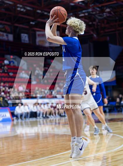 Thumbnail 3 in Panama vs Sackets Harbor (NYSPHSAA Class D Semifinal) photogallery.
