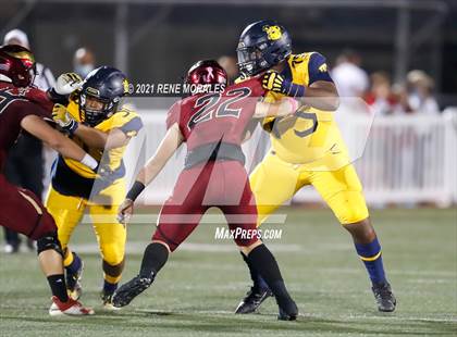 Thumbnail 3 in Warren vs Downey photogallery.