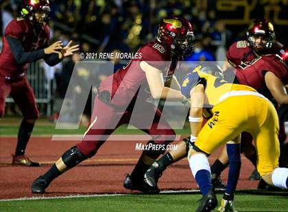 Thumbnail 2 in Warren vs Downey photogallery.