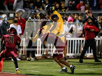 Thumbnail 2 in Warren vs Downey photogallery.