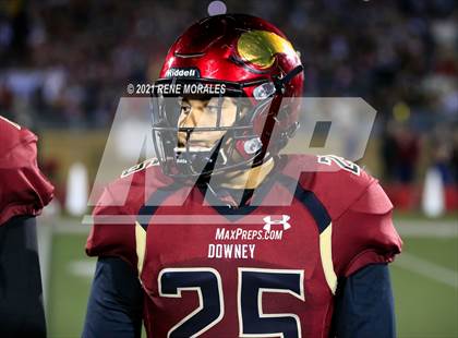 Thumbnail 2 in Warren vs Downey photogallery.