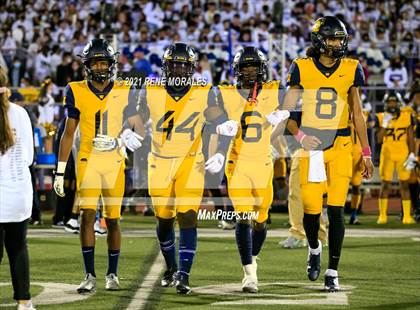 Thumbnail 1 in Warren vs Downey photogallery.