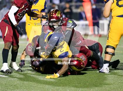 Thumbnail 2 in Warren vs Downey photogallery.