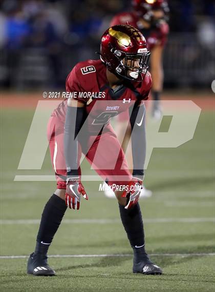Thumbnail 2 in Warren vs Downey photogallery.