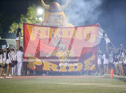 Thumbnail 1 in Warren vs Downey photogallery.