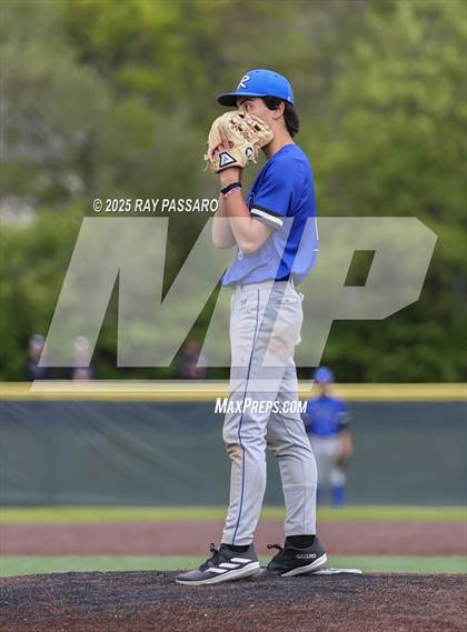 Thumbnail 3 in Riverhead vs Floyd (NYSPHSAA AAA Round 1) photogallery.