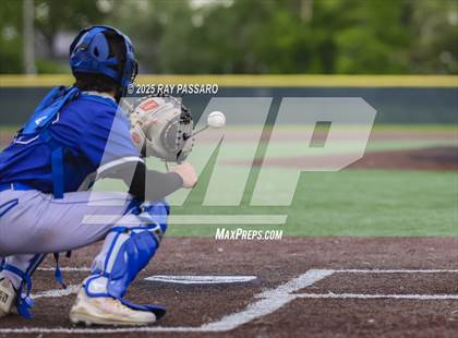 Thumbnail 1 in Riverhead vs Floyd (NYSPHSAA AAA Round 1) photogallery.