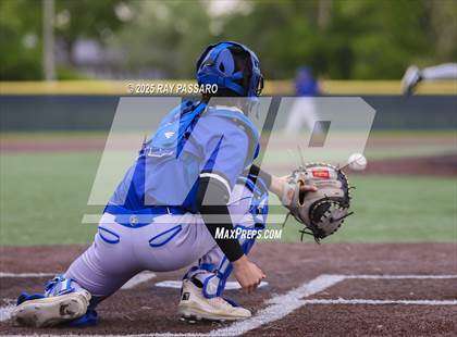 Thumbnail 3 in Riverhead vs Floyd (NYSPHSAA AAA Round 1) photogallery.