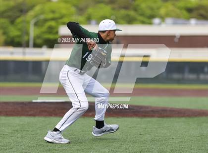 Thumbnail 3 in Riverhead vs Floyd (NYSPHSAA AAA Round 1) photogallery.