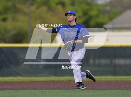 Thumbnail 3 in Riverhead vs Floyd (NYSPHSAA AAA Round 1) photogallery.