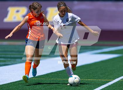 Thumbnail 3 in Seven Lakes vs Pearland (UIL Soccer 6A Region 3 Semifinal) photogallery.
