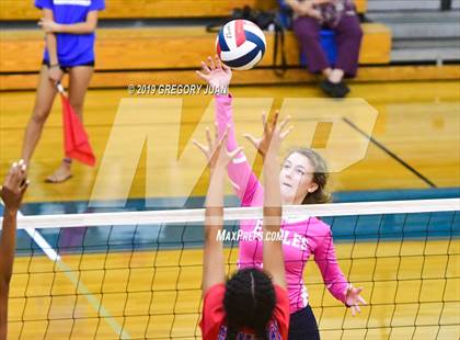 Thumbnail 2 in Oak Mountain @ Metairie Park Country Day (Country Day Tournament) photogallery.