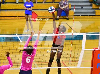 Thumbnail 3 in Oak Mountain @ Metairie Park Country Day (Country Day Tournament) photogallery.