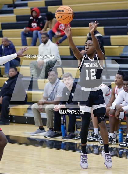 Thumbnail 3 in Stone Mountain vs Morgan County (Chuck Miller Classic) photogallery.
