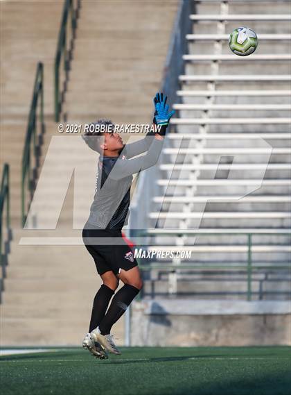 Thumbnail 1 in Allen vs. Rockwall-Heath (UIL 6A Semifinal) photogallery.