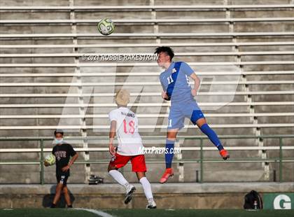Thumbnail 2 in Allen vs. Rockwall-Heath (UIL 6A Semifinal) photogallery.