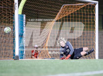 Thumbnail 3 in Allen vs. Rockwall-Heath (UIL 6A Semifinal) photogallery.