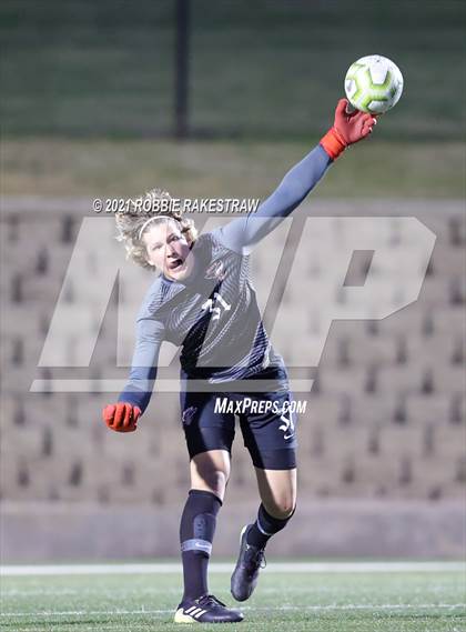 Thumbnail 2 in Allen vs. Rockwall-Heath (UIL 6A Semifinal) photogallery.