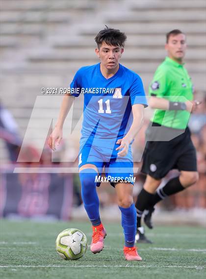 Thumbnail 2 in Allen vs. Rockwall-Heath (UIL 6A Semifinal) photogallery.