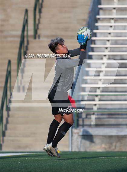 Thumbnail 2 in Allen vs. Rockwall-Heath (UIL 6A Semifinal) photogallery.