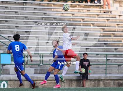 Thumbnail 1 in Allen vs. Rockwall-Heath (UIL 6A Semifinal) photogallery.