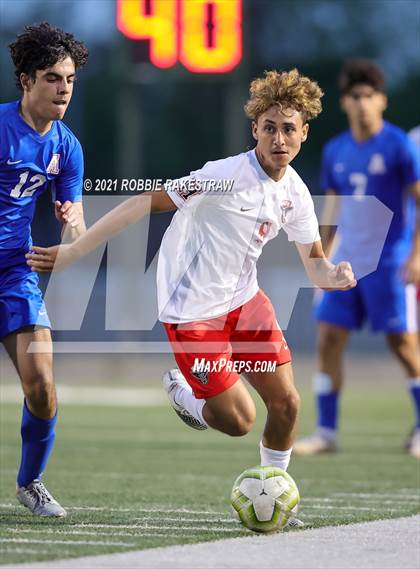 Thumbnail 2 in Allen vs. Rockwall-Heath (UIL 6A Semifinal) photogallery.
