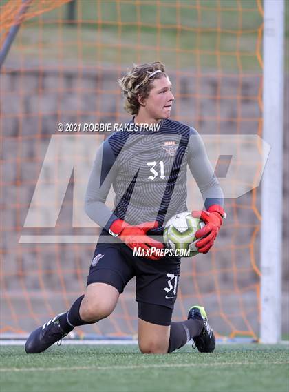 Thumbnail 2 in Allen vs. Rockwall-Heath (UIL 6A Semifinal) photogallery.