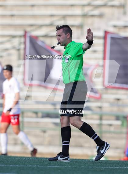 Thumbnail 3 in Allen vs. Rockwall-Heath (UIL 6A Semifinal) photogallery.