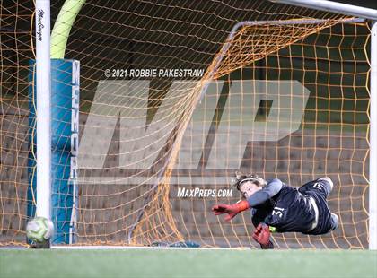 Thumbnail 2 in Allen vs. Rockwall-Heath (UIL 6A Semifinal) photogallery.
