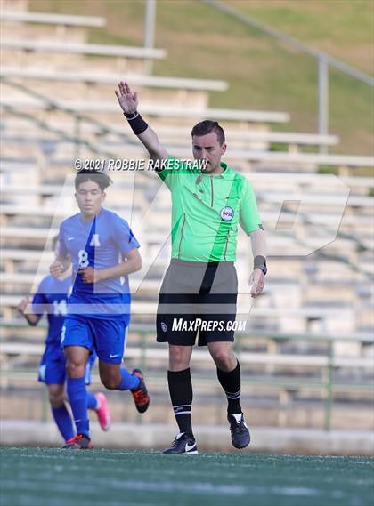 Thumbnail 2 in Allen vs. Rockwall-Heath (UIL 6A Semifinal) photogallery.