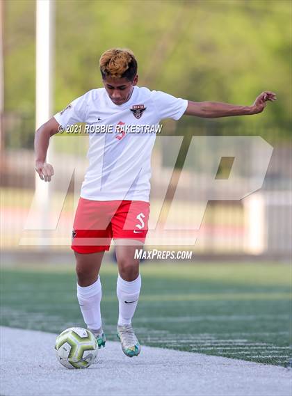 Thumbnail 1 in Allen vs. Rockwall-Heath (UIL 6A Semifinal) photogallery.