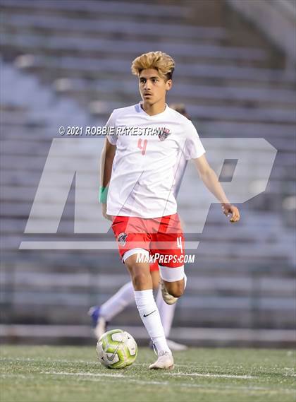 Thumbnail 3 in Allen vs. Rockwall-Heath (UIL 6A Semifinal) photogallery.
