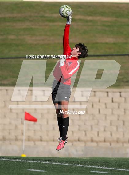 Thumbnail 2 in Allen vs. Rockwall-Heath (UIL 6A Semifinal) photogallery.