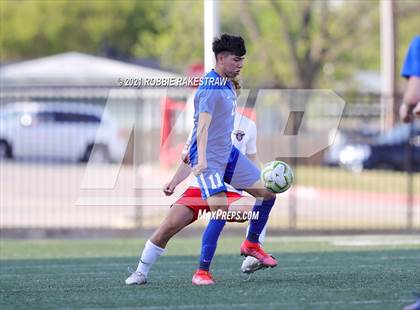 Thumbnail 2 in Allen vs. Rockwall-Heath (UIL 6A Semifinal) photogallery.