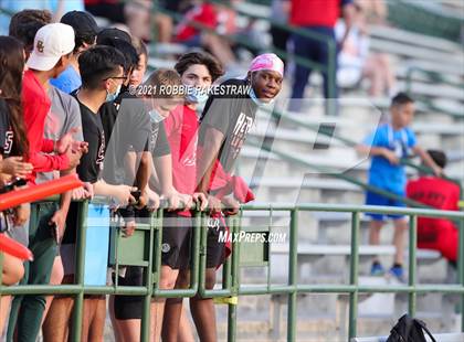 Thumbnail 2 in Allen vs. Rockwall-Heath (UIL 6A Semifinal) photogallery.