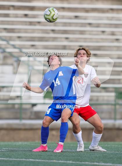 Thumbnail 3 in Allen vs. Rockwall-Heath (UIL 6A Semifinal) photogallery.