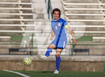 Thumbnail 2 in Allen vs. Rockwall-Heath (UIL 6A Semifinal) photogallery.