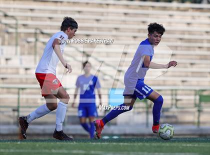 Thumbnail 1 in Allen vs. Rockwall-Heath (UIL 6A Semifinal) photogallery.